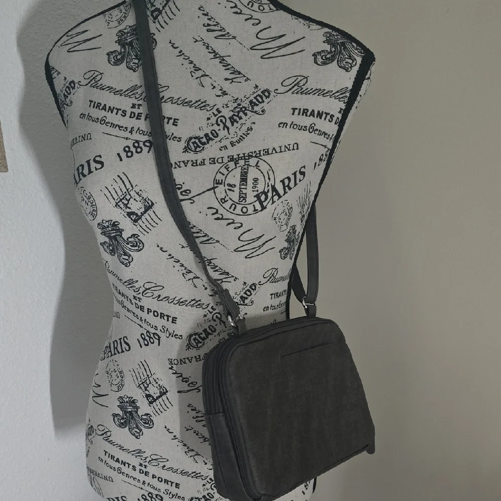 MultiSac Gray & Silver W/ Lots Of Compartments Crossbody Bag (EUC)🩶